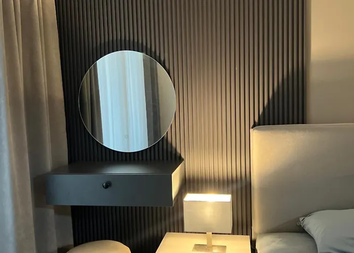 Amelie's 1 Apartment